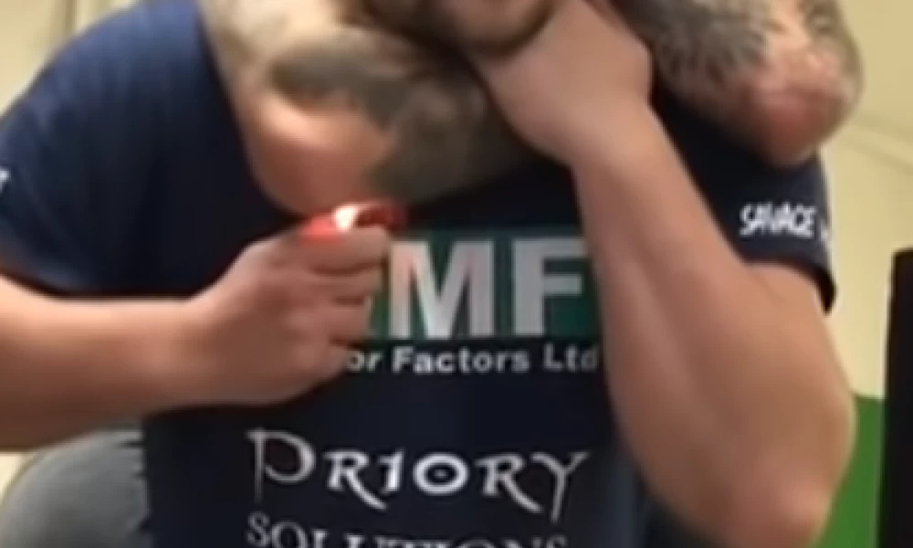 Πώς να ξεφύγετε από ένα φονικό κεφαλοκλείδωμα